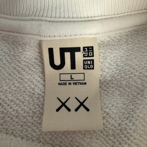 KAWS x Uniqlo Unisex Size Large Off White Long Sleeve Sweatshirt Cotton Oversize - Picture 3 of 10